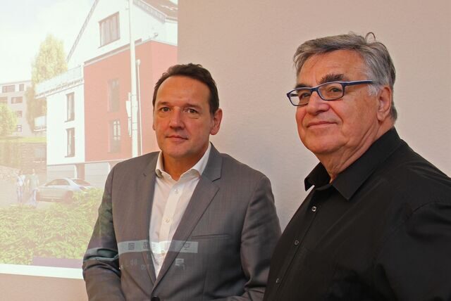 Wolfgang Behr (r.) geht davon aus, dass sich der Immobilienmarkt nach einem Crash wieder normalisieren wird.