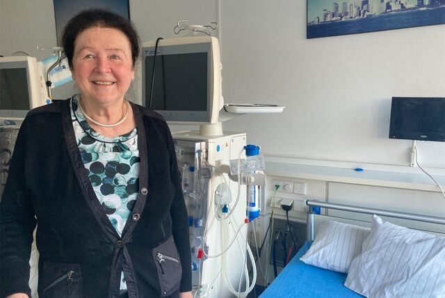 Die Ärztin Dr. Siegrid Mehnert-Aner in einem Dialyse-Behandlungszimmer.