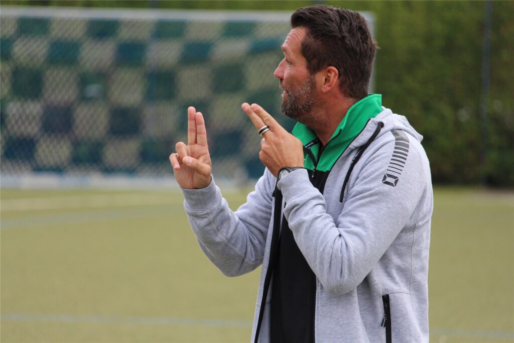 Marco Nagel, Trainer des VfR Sölde, war der aktuelle Trainer von Björn Scharfe.
