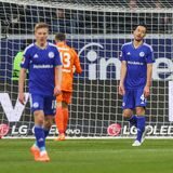 Frankfurt gegen Schalke Januar 2023, (v. l.) Jere Uronen, Alexander Schwolow, Maya Yoshida, Schalke 04