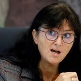Elke Kappens Gehalt ist von der Einwohnerzahl der Stadt abhängig.