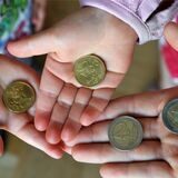 Bargeld in Kinderhänden