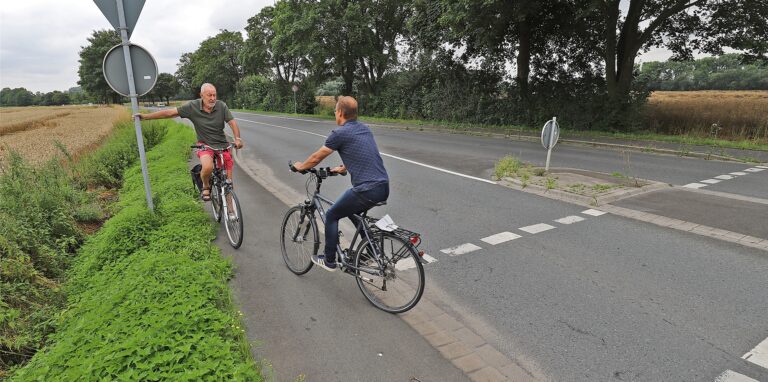 Eng wird es am Kreisverkehr Westicker Straße/Königstraße, wenn Radfahrer die Straßenseite wechseln, um weiter in Richtung Kamen zu fahren.
