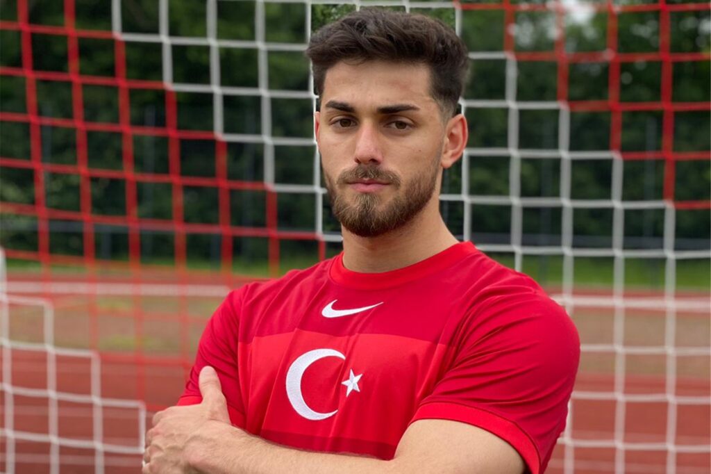 Serhat Yilmaz läuft ab sofort für den VfK Weddinghofen auf. Serhat Yilmaz läuft ab sofort für den VfK Weddinghofen auf.