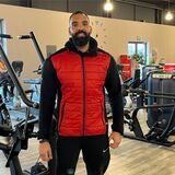 Studioleiter Sultan El Jurdi und sein Team kümmern sich um die Belange der Kunden im Clever Fit.