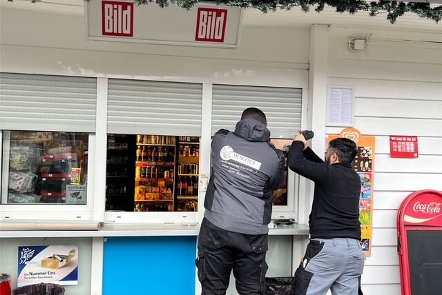Am Kiosk an der Waltroper Straße laufen nach zwei Einbruchversuchen in kurzer Zeit die Sicherungsmaßnahmen.