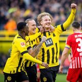 Julian Brandt jubelt nach seinem Tor gegen Freiburg.