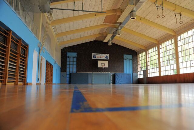 Die Turnhalle Villigst wird gerade nicht beheizt, weil eine kaputte Steuereinheit keine warme Luft in die Halle leitet.