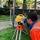 Peter Pohl und Thomas Winter vom Katasteramt des Kreises Unna haben im vergangenen Jahr auch Höhenmessungen im Kreis Unna vorgenommen.