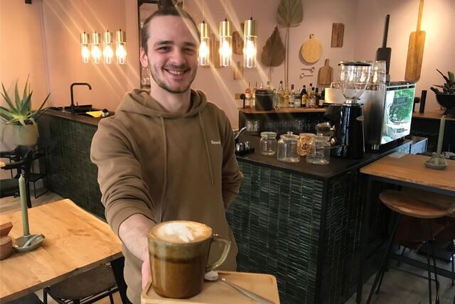 Stefan Cuk eröffnet das Café „No.3 Vino-Bistro-Bar“ in Dortmund.