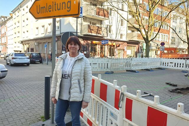 Nicole Laubert von „VinoVin“ hat Verständnis für die Baumaßnahmen vor ihrem Geschäft – wenn da nicht die Parkplätze wären, die wegfallen.