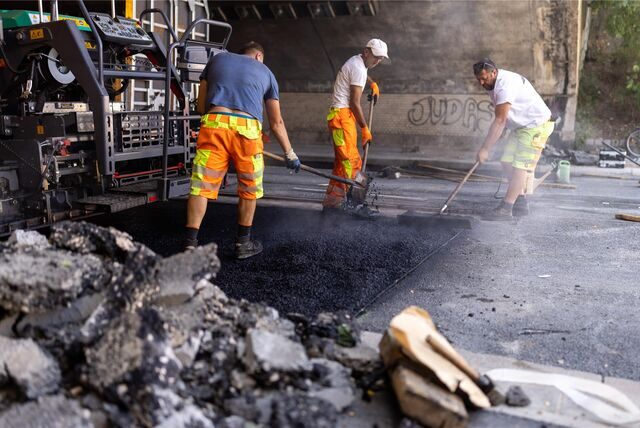 Eine Straßenbaustelle