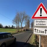 Langscheder Straße, Unnaer Straße Schützenstraße oder Schwerter Straße – die L673 hat in Holzwickede, Fröndenberg und Schwerte unterschiedliche Namen. Eines haben die Streckenabschnitte der Landstraße aber gemeinsam: Sie müssen saniert werden.