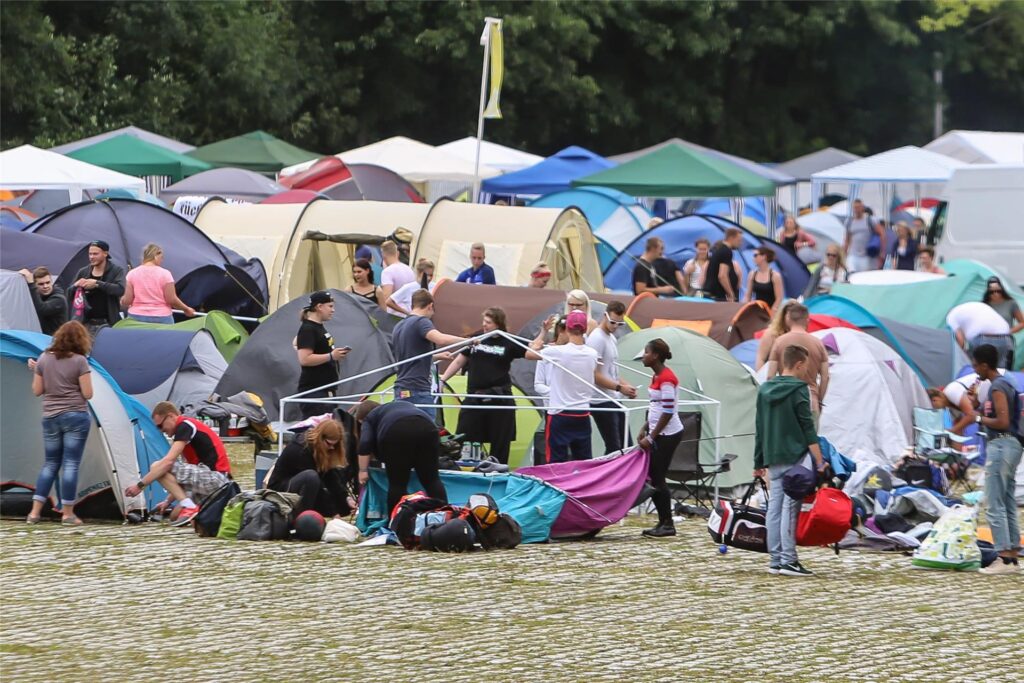 Beim Juicy Beats in Dortmund wird auf Parkplätzen gezeltet.
