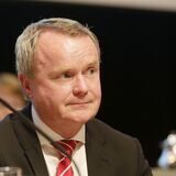 Manfred Schnieders kündigte an, dass es bald in Westfalen härtere Strafen für Vereine geben könnte.