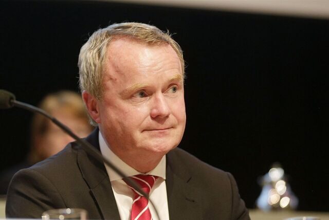 Manfred Schnieders kündigte an, dass es bald in Westfalen härtere Strafen für Vereine geben könnte.
