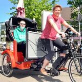 Eine Elektro-Rikscha für die Vereine – im Bild eine Fahrradrikscha in Schwerte – wurde als Wunsch bei einer Befragung der Fröndenberger Stadtverwaltung geäußert.