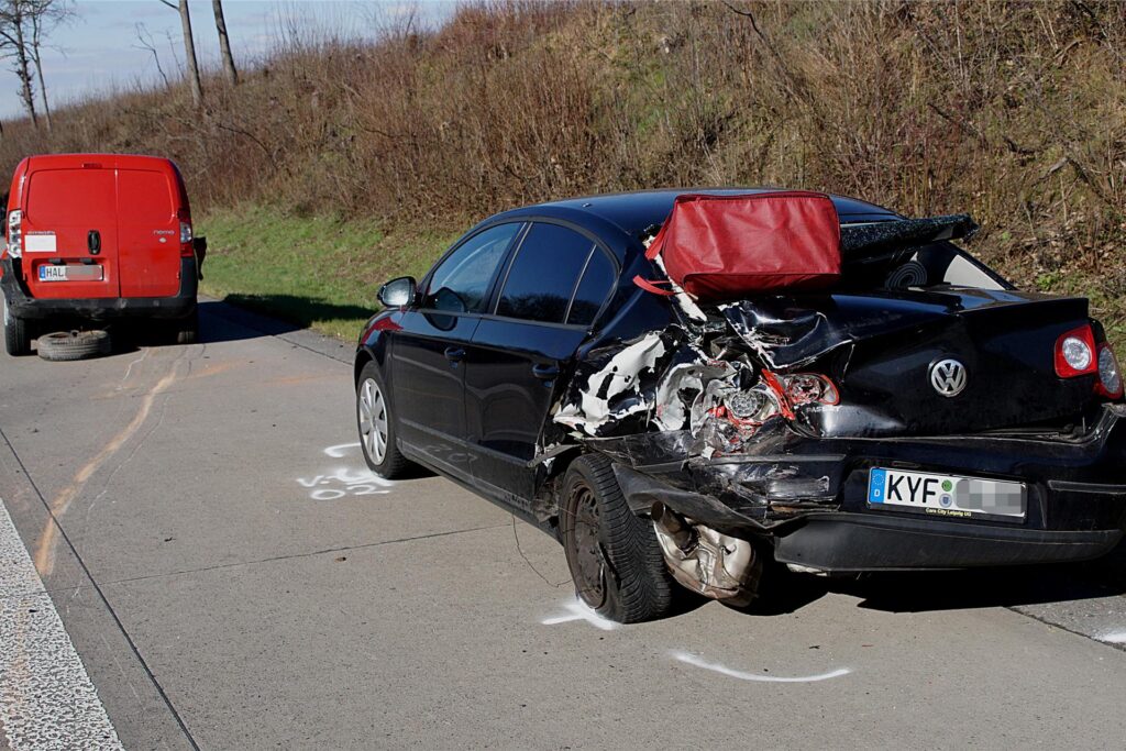 Auch dieses Auto war an dem Unfall auf der A44 bei Unna beteiligt. Auch dieses Auto war an dem Unfall auf der A44 bei Unna beteiligt.