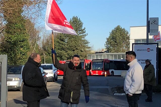 In den vergangenen Tagen waren Beschäftigte der VKU, wie hier in Kamen, bereits mehrfach im Ausstand.