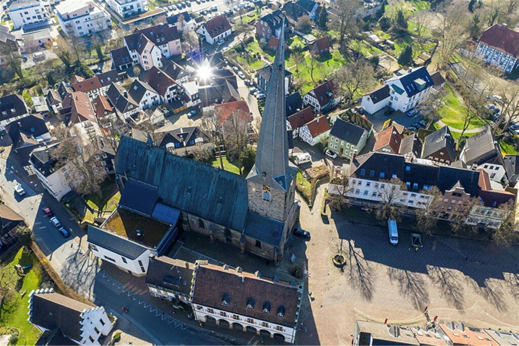 St. Viktor-Kirche in Schwerte von oben St. Viktor-Kirche in Schwerte von oben