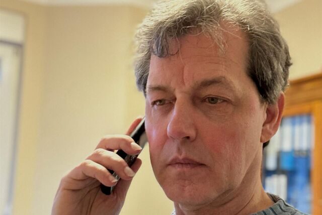 Andreas Proske am Telefon