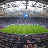 Die Veltins-Arena wird im Derby gegen den BVB wieder restlos ausverkauft sein.