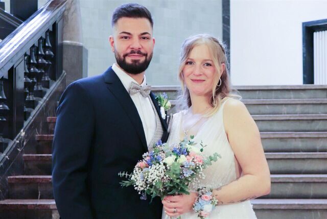 Michael (36) und Vanessa (34) haben sich am Freitag (10.3.) das Ja-Wort im Alten Stadthaus in Dortmund gegeben.