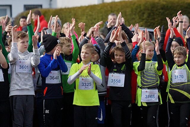 Marc Unger (Sonnenbergschule Nr. 3325) feierte seinen Geburtstag beim Volkslauf und wurde am Ende Zehnter bei den M10-Jungen über 1200 Meter.