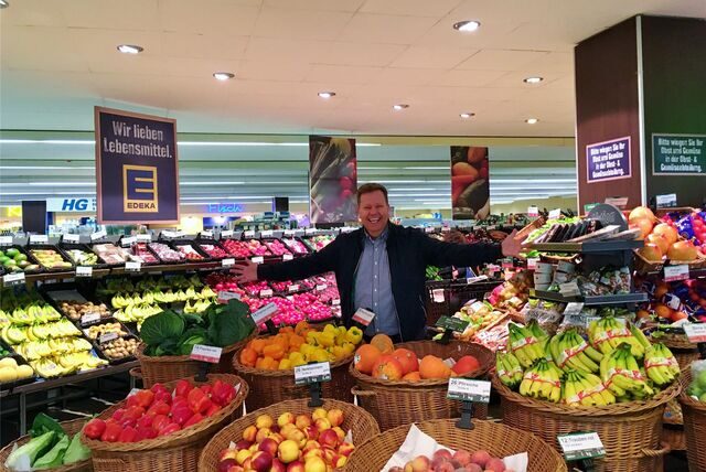 Jörg Patzer, Edeka-Pächter in Lünen, gibt sich kampfbereit.