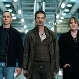 Die Kommissare Jan Pawlak (Rick Okon, v.l.), Peter Faber (Jörg Hartmann) und Rosa Herzog (Stefanie Reinsperger) im Straßenbahndepot.