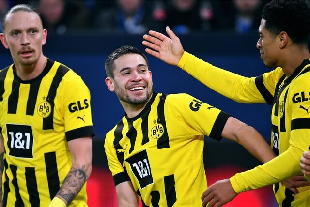 Raphael Guerreiro bejubelt seinen Treffer gegen Köln.