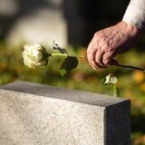 Allein bei der Friedhofsverwaltung in Unna lag die Zahl der Beisetzungen im vergangenen Jahr 2022 um 18 Prozent über dem Mittelwert der vier Vorjahre. Was die höhere Sterblichkeit verursacht hat, ist unklar.