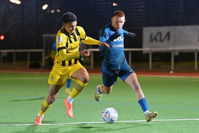 Auch Waltrops Offensivmann Tyler Mehnert (r.) machte gegen den BVB ein starkes Spiel.