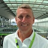 Guido Miletic, Leiter Marketing & Sales, im Dortmunder Flughafen.
