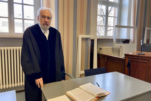 Staatsanwalt Ralph Steinert brauchte Stunden, um die Anklage zu verlesen.