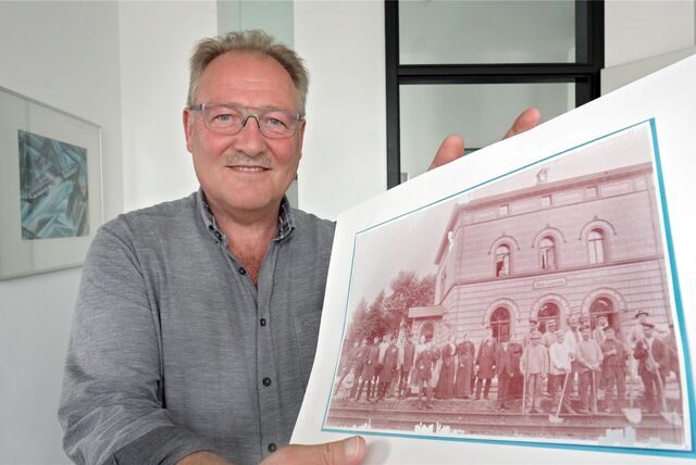 Frank Lütkefent hat den alten Bahnhof in Langschede umgebaut. Dort kommt ein künftiger Haltepunkt der Deutschen Bahn nicht in Betracht.