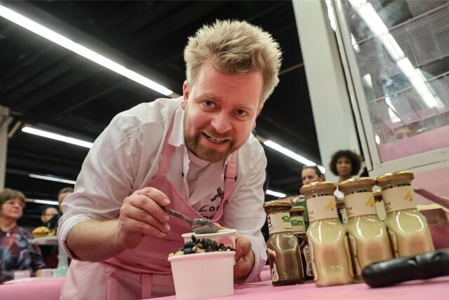 Konditoren und Konditorinnen zeigen auf der Backmesse Cake & Bake ihre Kreationen und Produkte.