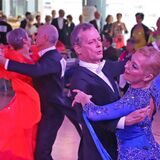 Elegante Drehungen, stilvolle Outfits und tolle Darbietungen. Bei den Deutschen Tanzmeisterschaften in der Stadthalle Kamen zeigten die Paar großen Sport.