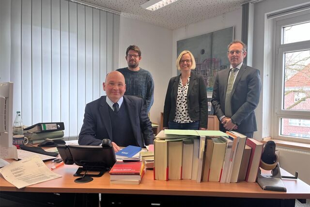 Dr. Niklas Nowatius, Direktor des Amtsgerichtes Lünen, die Rechtspfleger des Nachlassgerichtes Sven Keller und Sandra vom Hof und Notar Dr. Patrick Tonner wissen um die Tücken beim Erben.