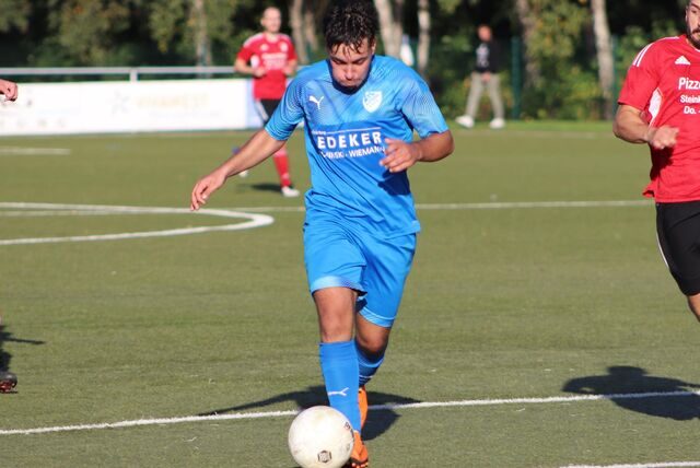 Selim Mechken (BW Alstedde) führt den Ball.