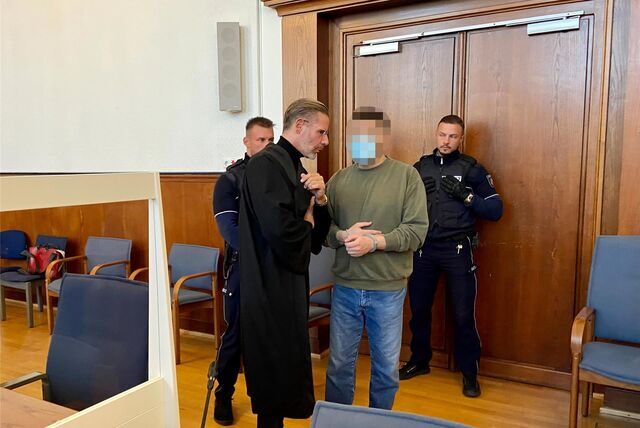 Der Angeklagte sitzt seit fast einem Jahr in Untersuchungshaft.