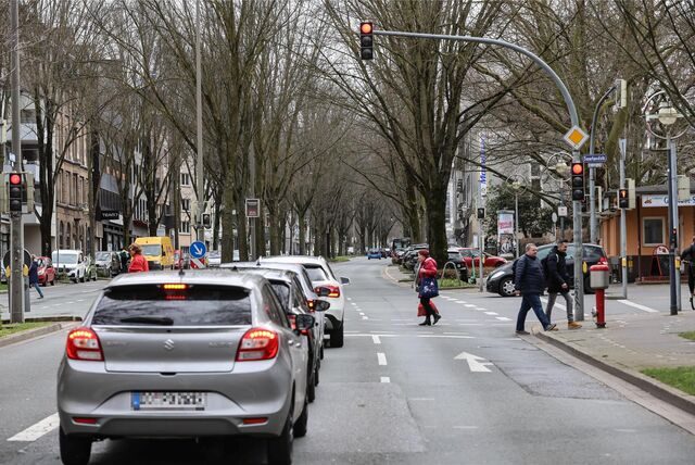 Die Märkische Straße muss auf beiden Fahrbahnseiten erneuert werden, sowohl stadtein- als auch stadtauswärts.
