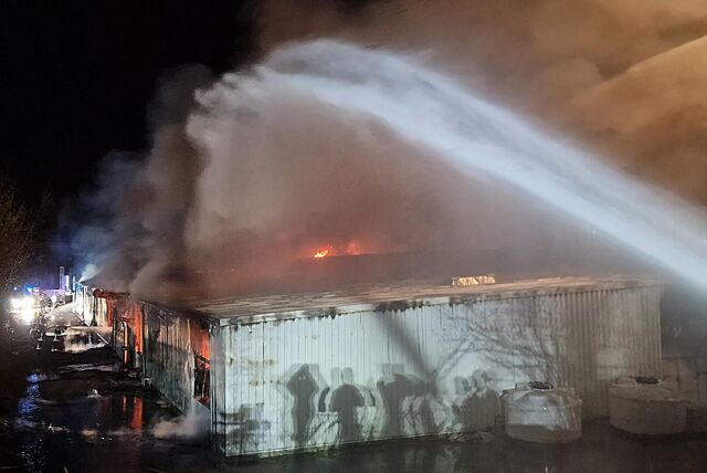 Brand eines Galvanikbetriebes im Indupark Unna am 30. März 2023.