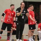 TuRa-Trainer Thomas Rycharski feuert seine Mannschaft an.