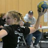 LSV-Spielerin Inga Wilberg wirft.