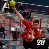 Louis Hesse (am Ball) traf achtmal für den HC TuRa ins Schwarze.