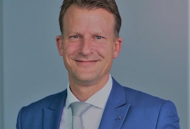 Edzard Bennmann von der Signal Iduna Gruppe nennt mögliche Mehrkosten durch die „Bettensteuer“.