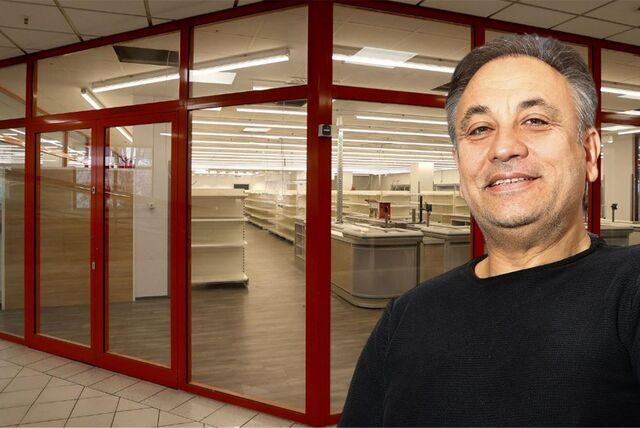 Fevzi Erdemli und der neue Lebensmittelmarkt im Rathaus-Center.