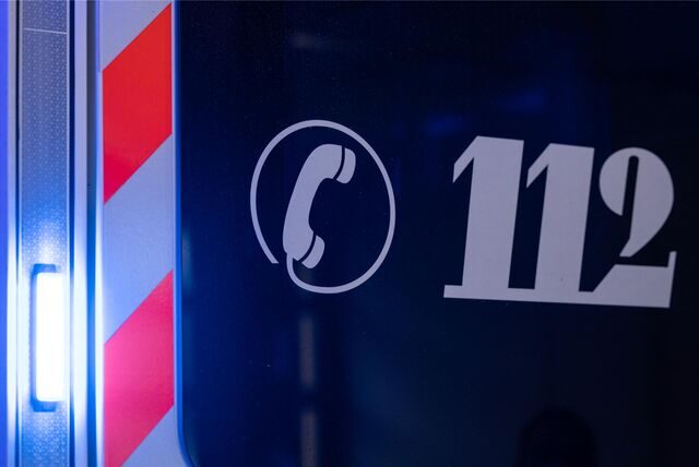 Die Notfallnummer 112 steht auf einem Rettungswagen. Die Nummer des ärztlichen Notdienstes (116 117) ist deutlich weniger Menschen bekannt.