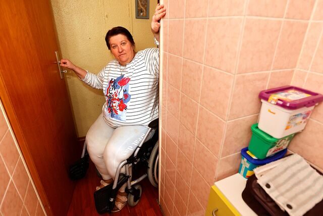 Rollstuhl Bergkamen Kamen Monika Nosbach barrierefrei Wohnung behindertengerecht Immobilien Gebäude